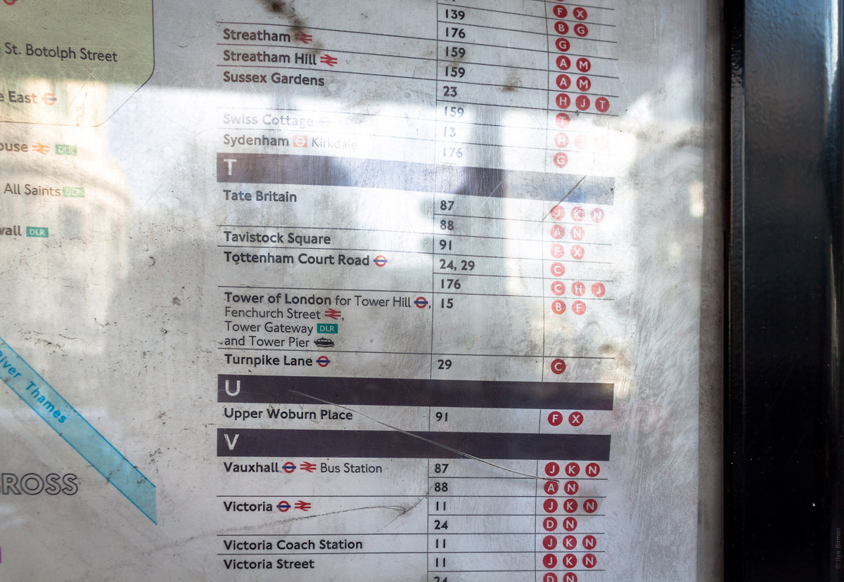 Список остановок, до которых идут автобусы от вокзала «Черинг-кросс»