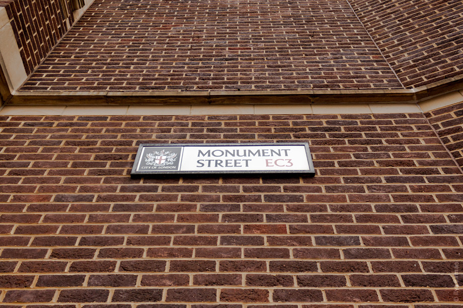 Уличные таблички Лондона. Monument Street