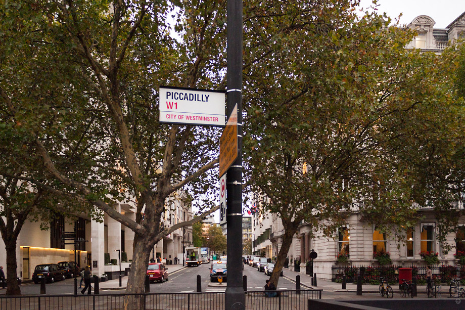 Уличные таблички Лондона. Piccadilly