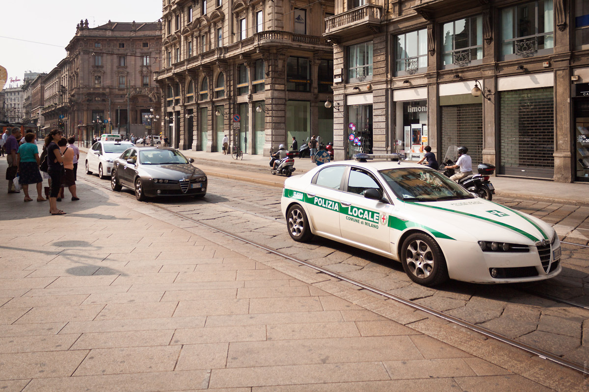 Местная полиция в Милане ездит на Альфа-Ромео