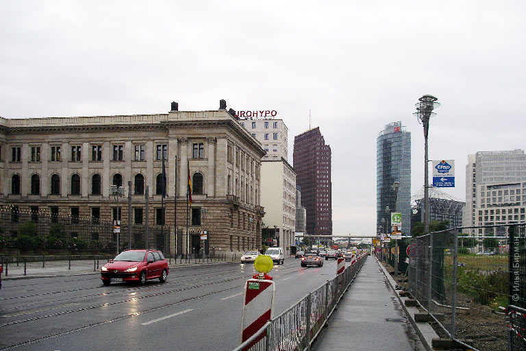 Вид на Потсдамскую площадь со стороны восточного Берлина