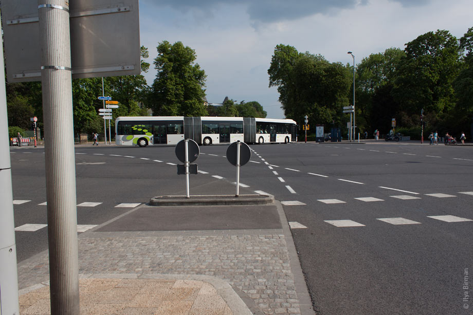 Люксембургский автобус с двумя гармошками