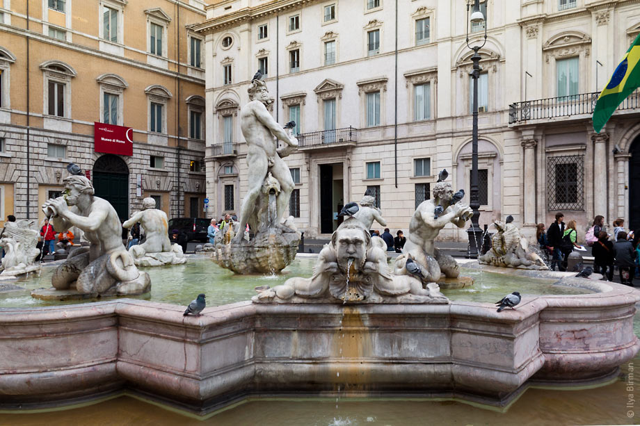 Половина римских фонтанов — блюющие