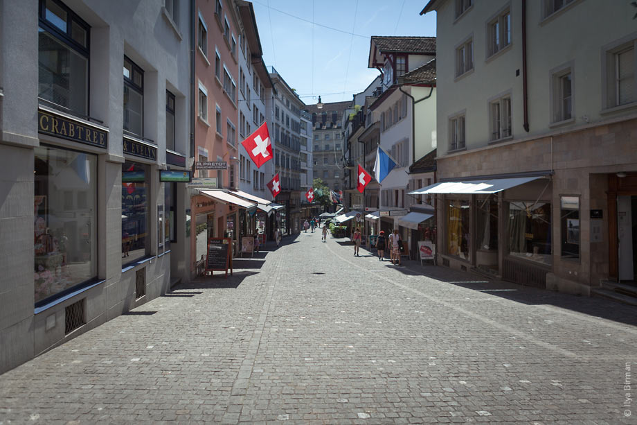 Кругом флаги в Цюрихе