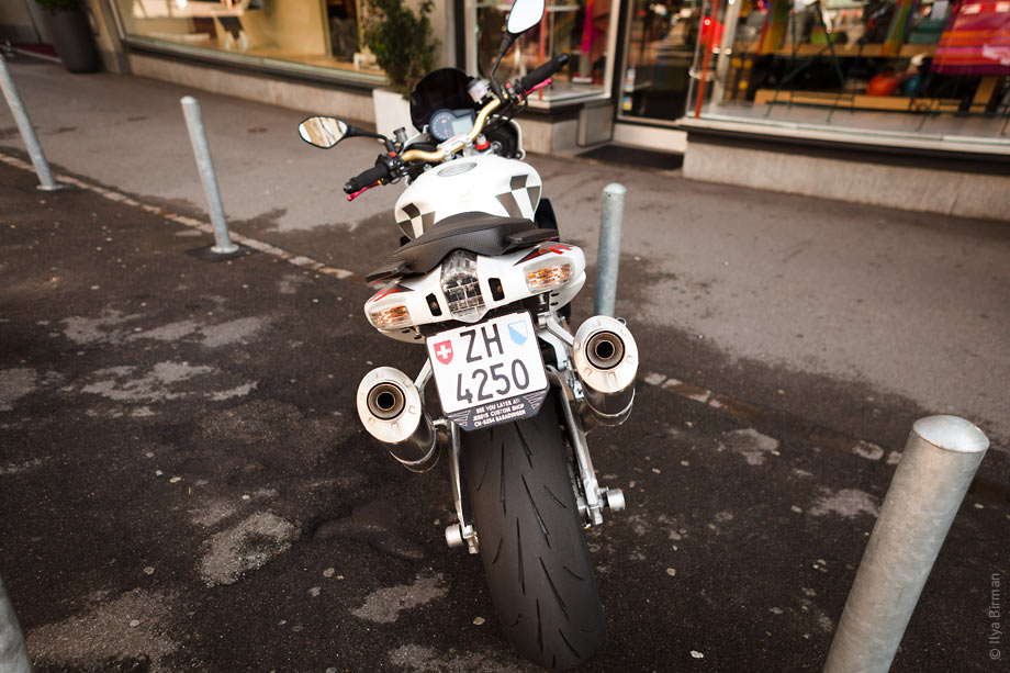 Номера на мотоцикле в Цюрихе